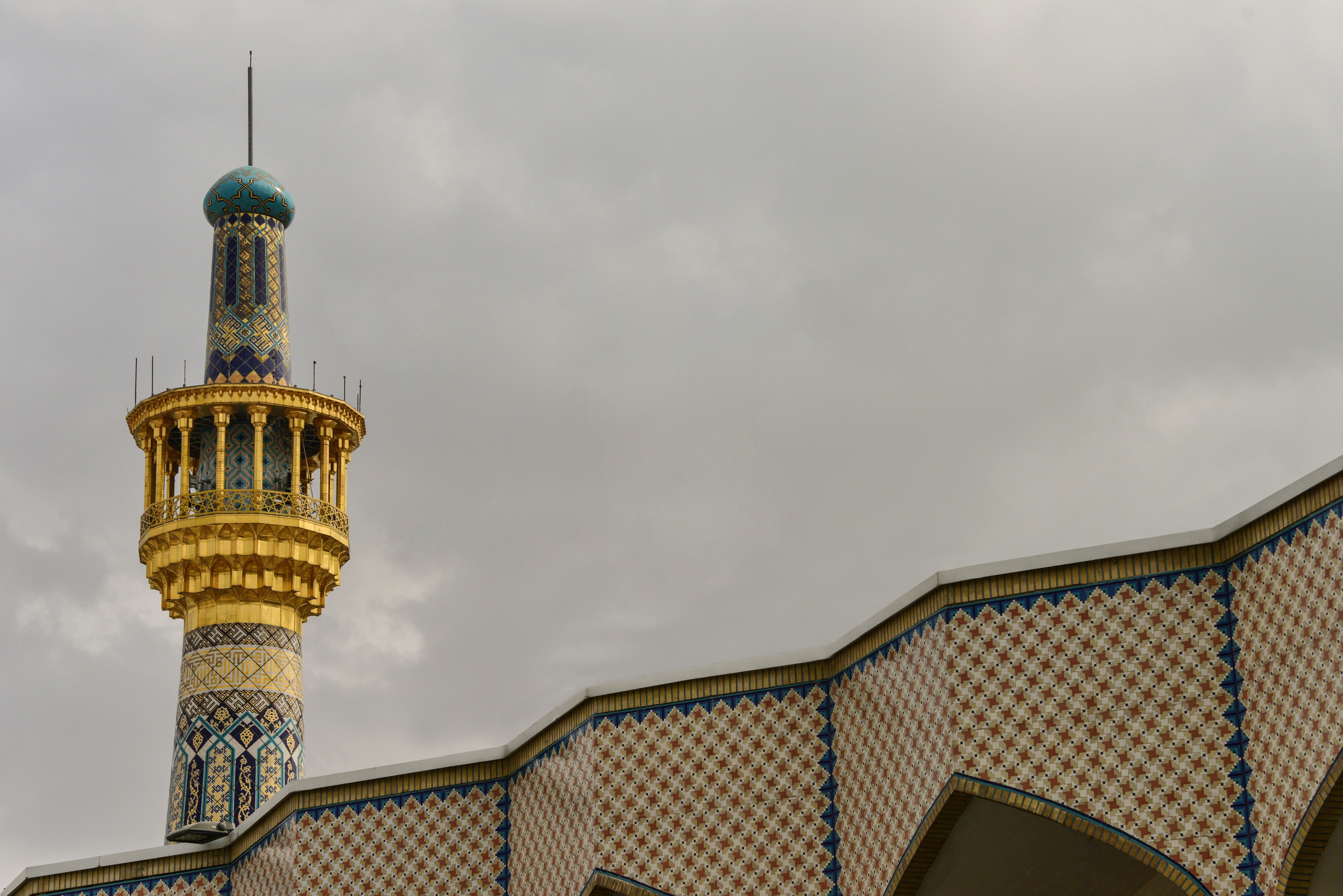 découvrez mashhad, une ville historique d'iran célèbre pour son sanctuaire de l'imam reza, ses merveilles architecturales et sa riche culture persane.